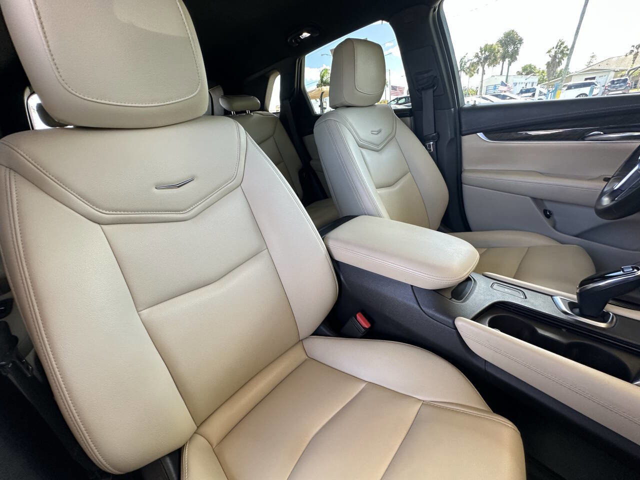 Used 2018 Cadillac XT5 FWD w/ LPO, Wheel Lock Package image 14