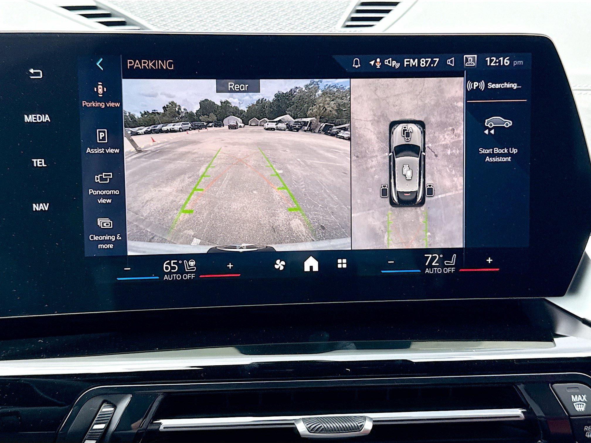 New 2026 BMW X2 xDrive28i w/ Technology Package AWD/4WD image 33