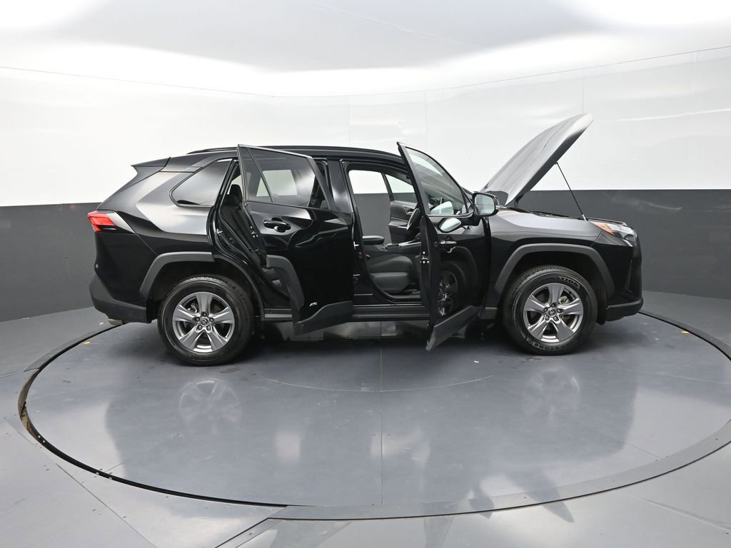 Used 2025 Toyota RAV4 XLE image 36