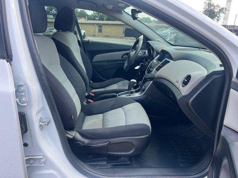 Used 2016 Chevrolet Cruze LS FWD image 10