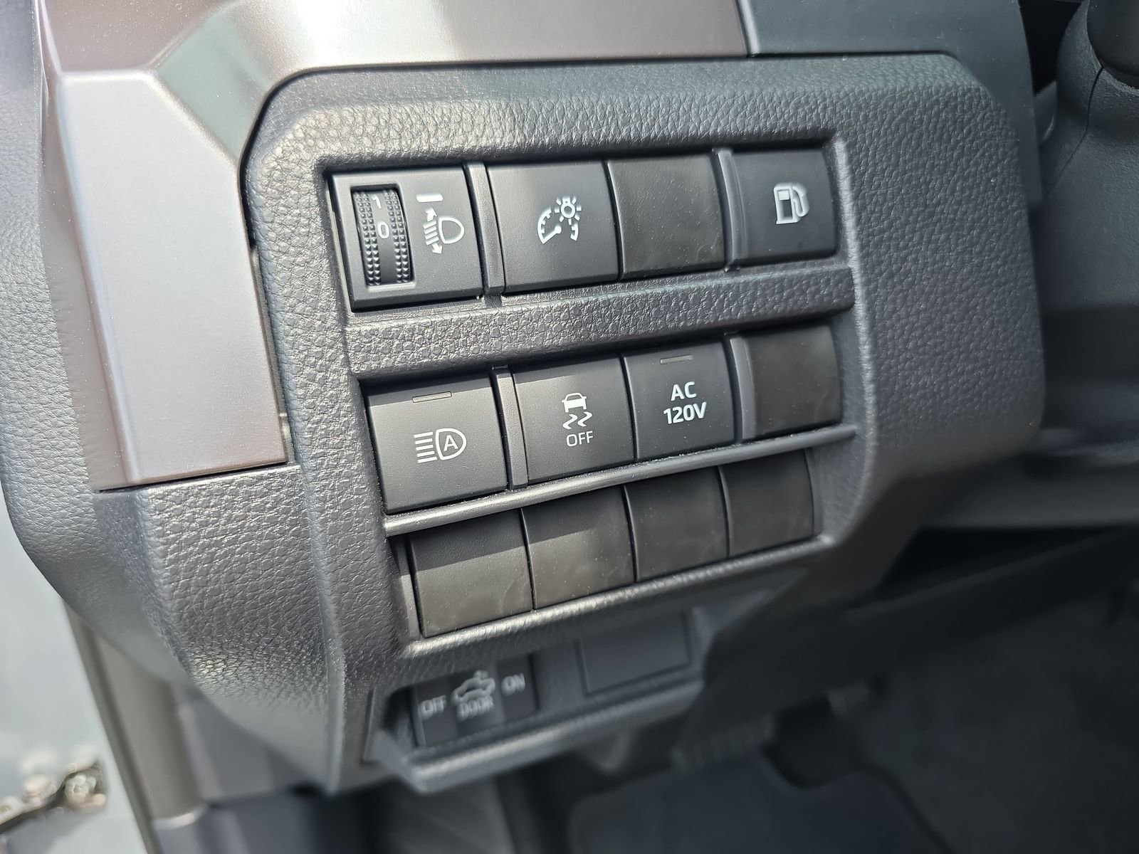 Used 2024 Toyota Tacoma TRD Off-Road AWD/4WD image 26
