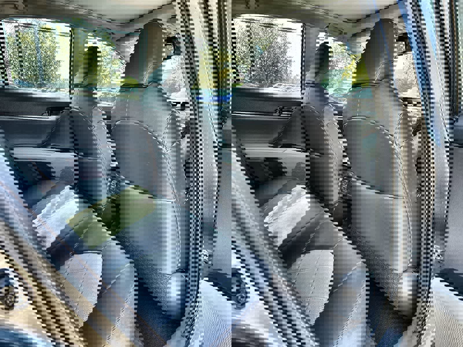 Used 2019 Toyota Camry XLE image 18