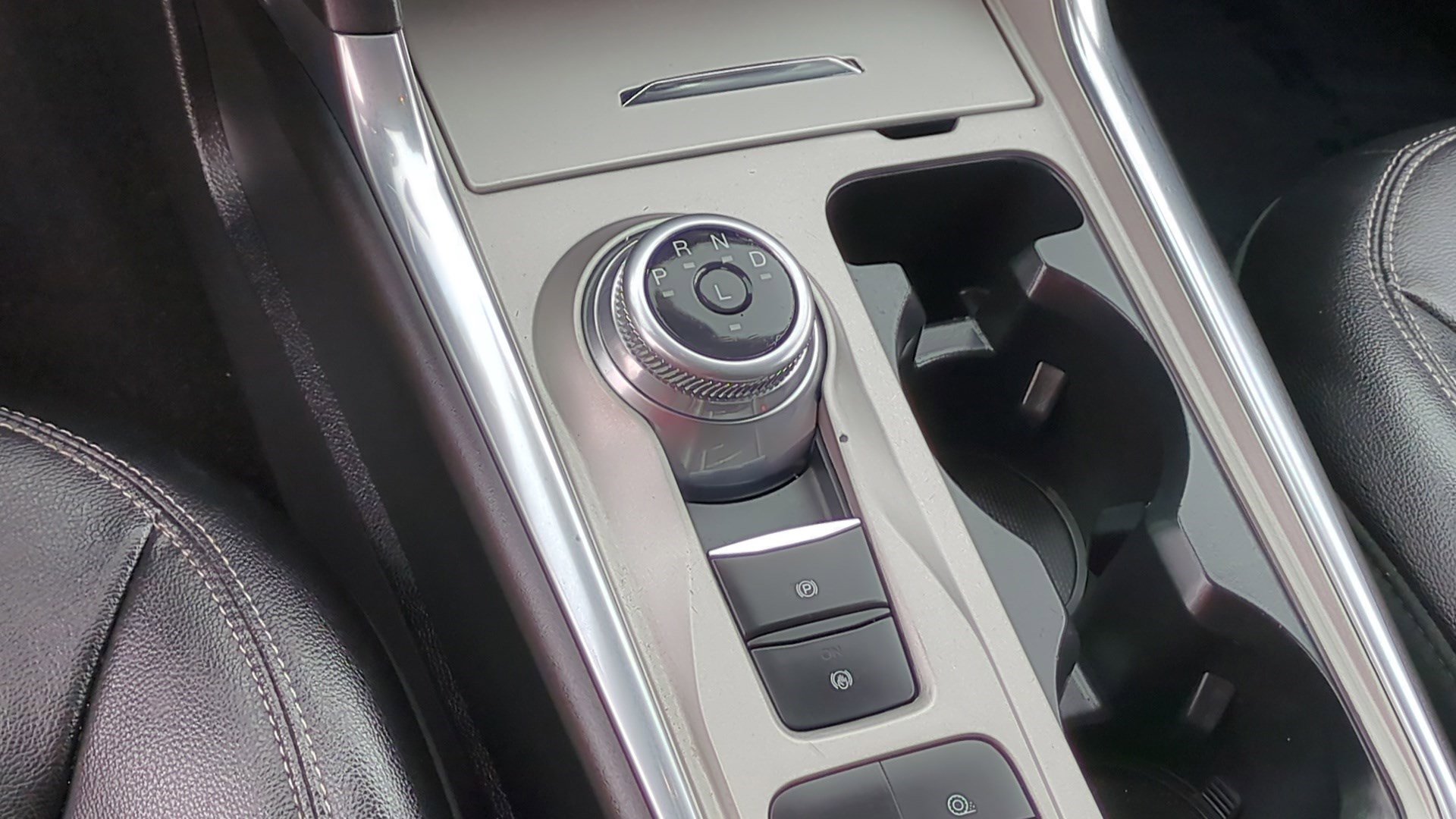 Used 2023 Ford Explorer Limited image 27