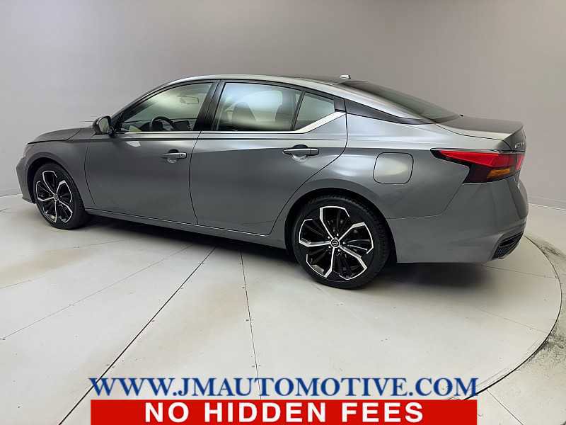 Used 2024 Nissan Altima 2.5 SR FWD image 3