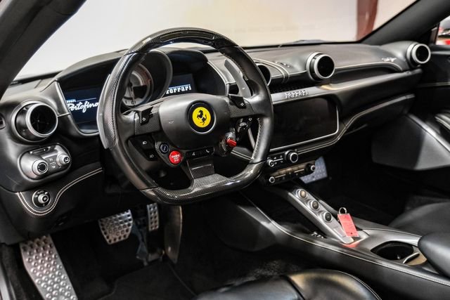 Used 2019 Ferrari Portofino image 3