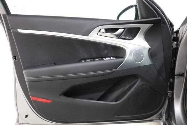 New 2026 Genesis G70 2.5T Prestige AWD/4WD image 17