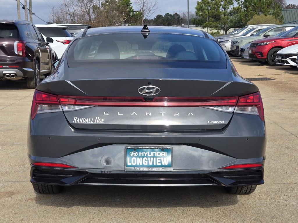Used 2023 Hyundai Elantra Limited FWD image 4