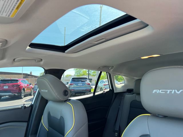 Used 2024 Chevrolet Trax ACTIV w/ Sunroof Package FWD image 24