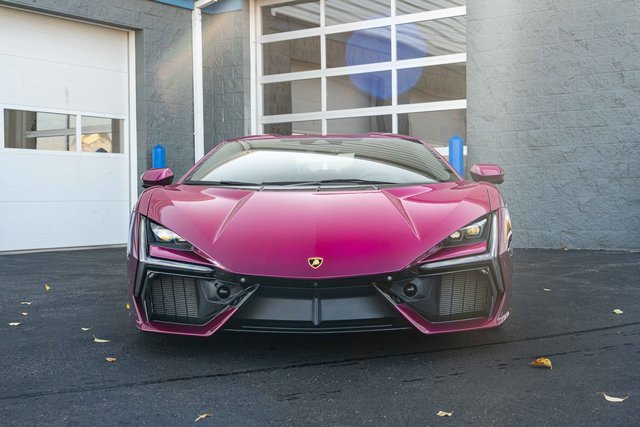Used 2025 Lamborghini Revuelto image 40