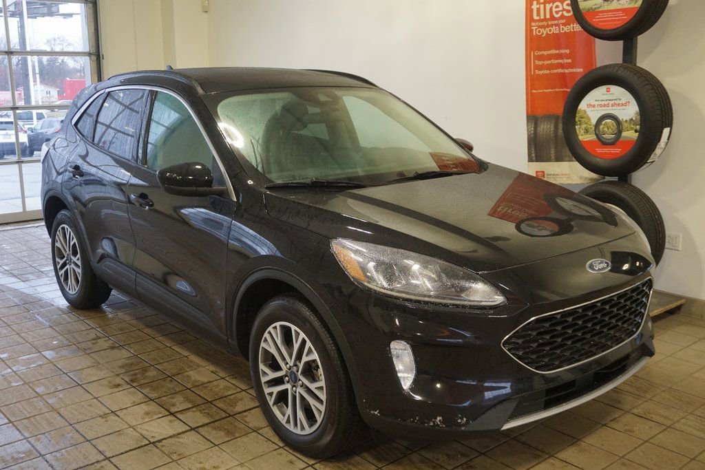 Used 2022 Ford Escape SEL w/ Technology Package image 1