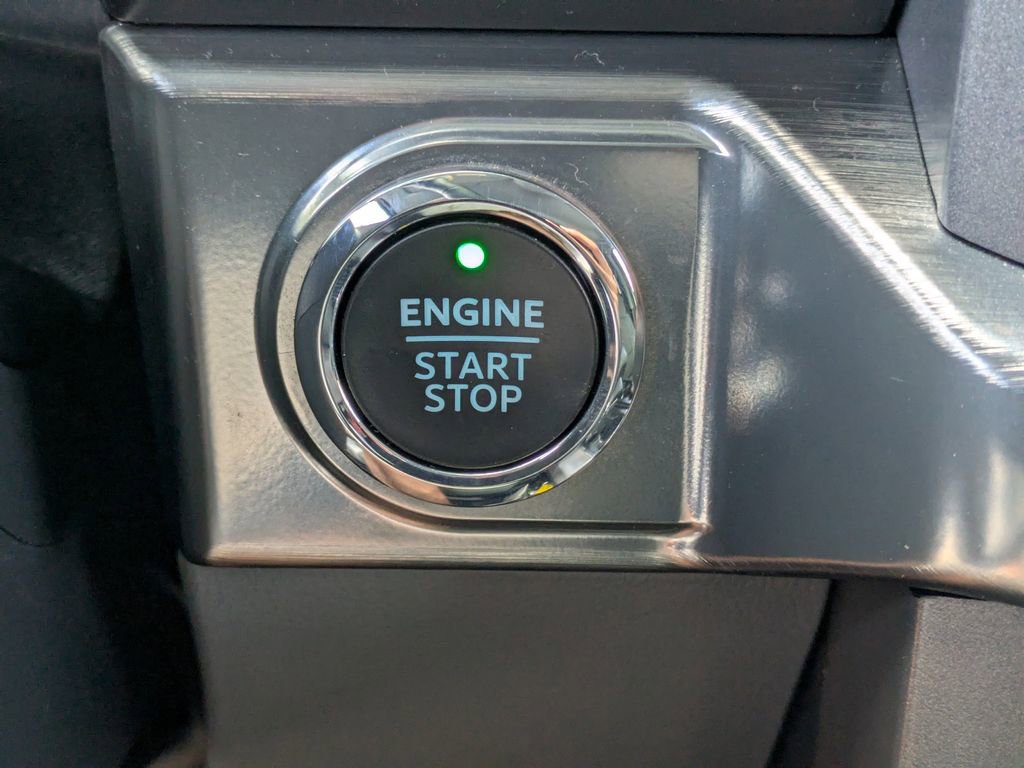 Used 2023 Ford F150 Lariat image 31