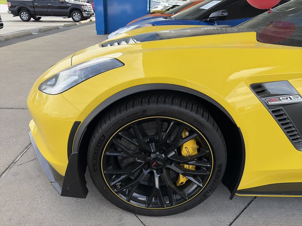 Used 2016 Chevrolet Corvette Z06 w/ 3LZ Preferred Equipment Group RWD image 16