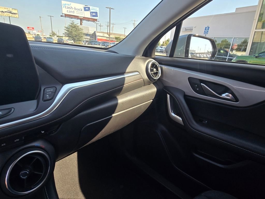 Used 2024 Chevrolet Blazer LT image 14