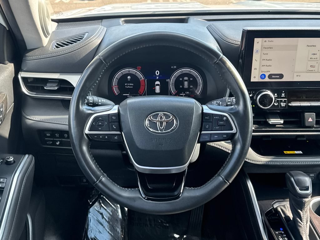 Used 2023 Toyota Highlander Platinum AWD/4WD image 14