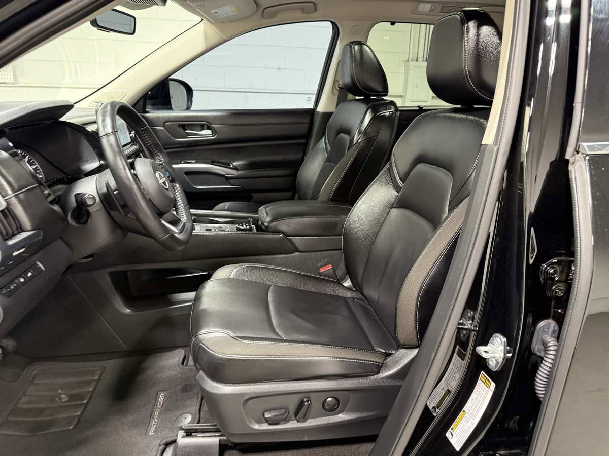 Used 2024 Nissan Pathfinder SL w/ SL Premium Package AWD/4WD image 15