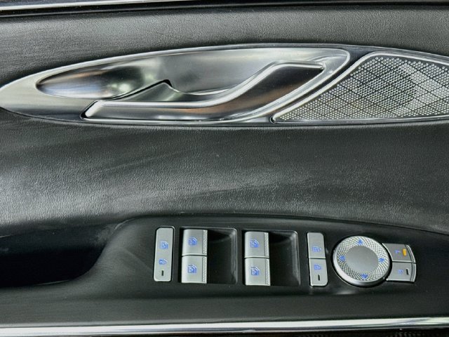 Used 2022 Genesis GV70 2.5T AWD/4WD image 21