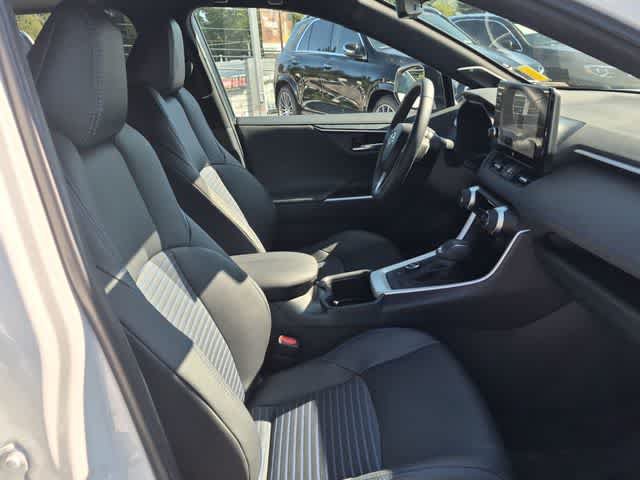 Used 2023 Toyota RAV4 XSE AWD/4WD image 21