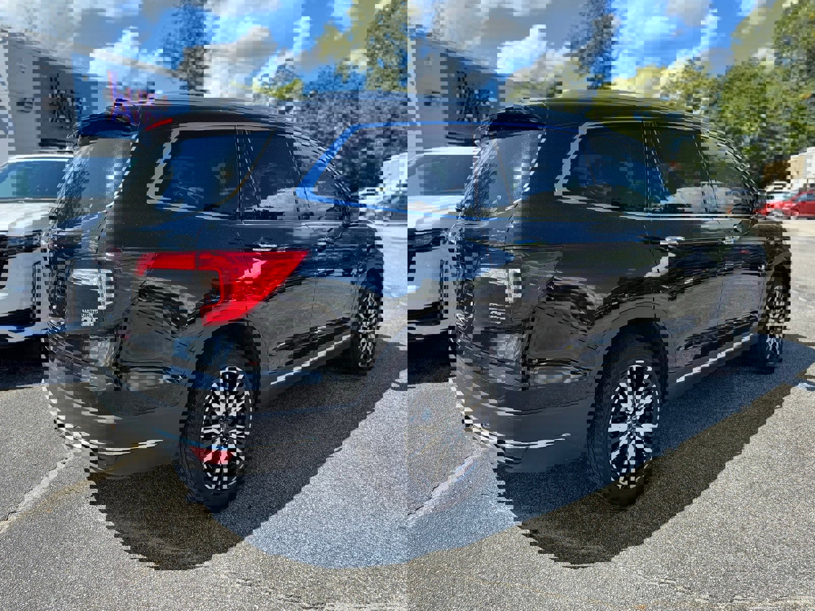 Used 2021 Honda Pilot Touring image 3