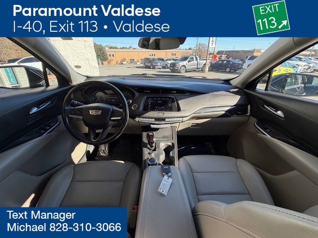 Used 2023 Cadillac XT4 Premium Luxury image 4