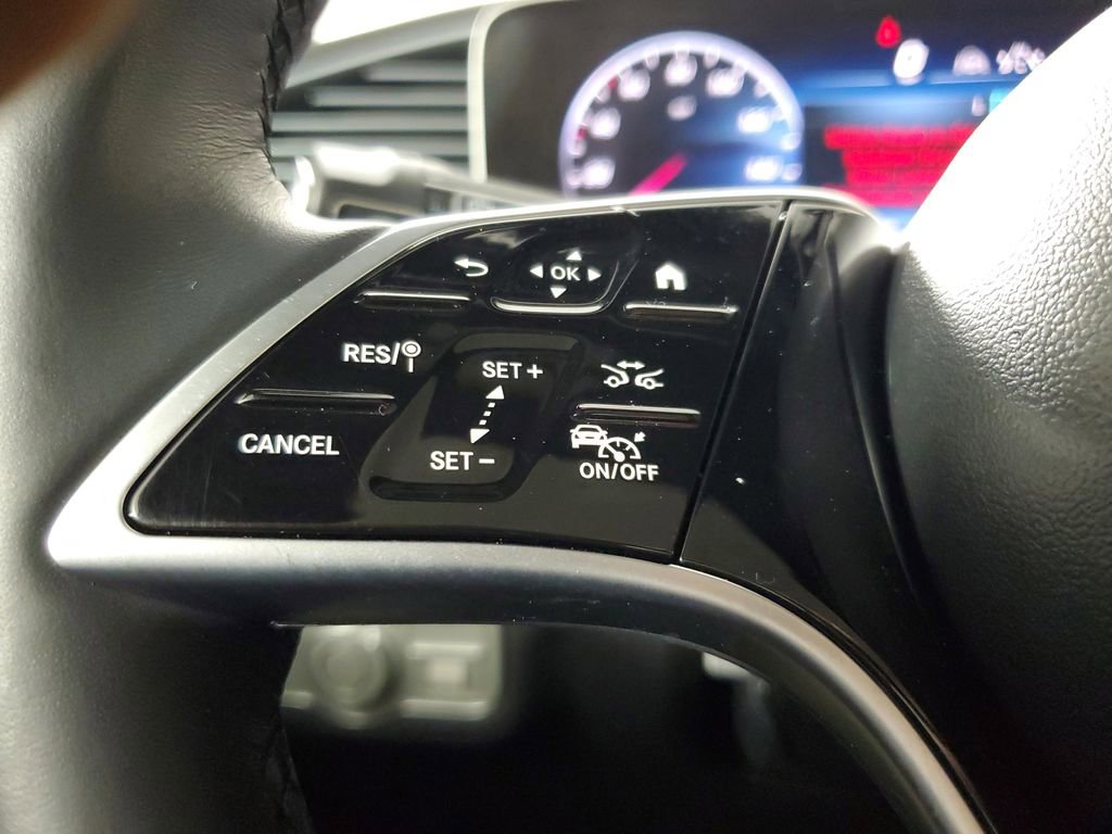 Used 2025 Mercedes-Benz GLS 450 4MATIC image 26