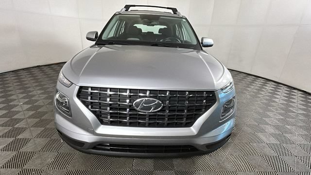 Used 2023 Hyundai Venue SEL FWD image 7