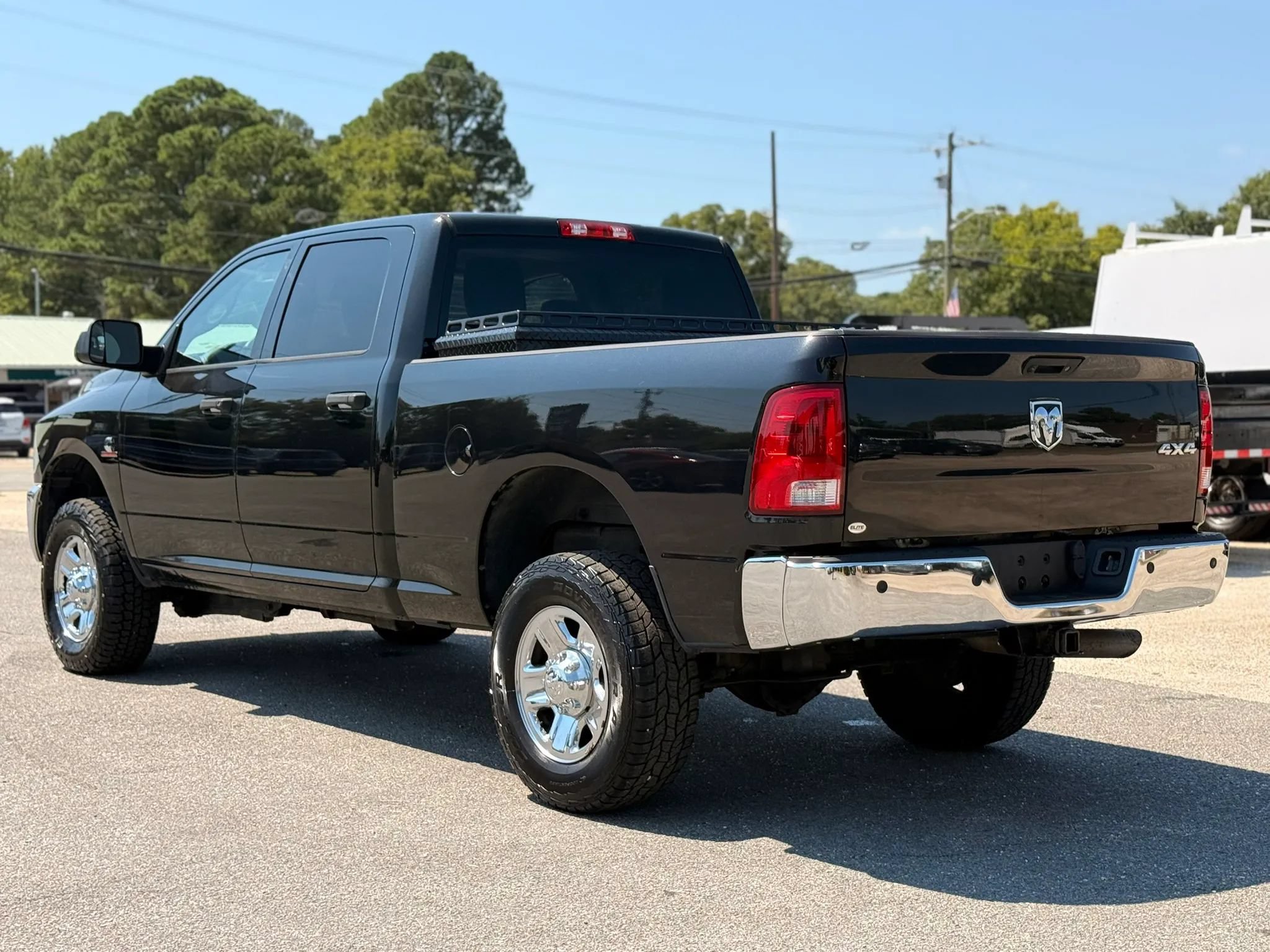 Used 2015 RAM 2500 Tradesman w/ Chrome Appearance Group AWD/4WD image 7