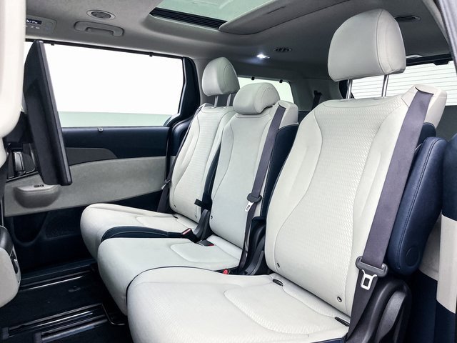 Used 2025 Kia Carnival SX Prestige image 43