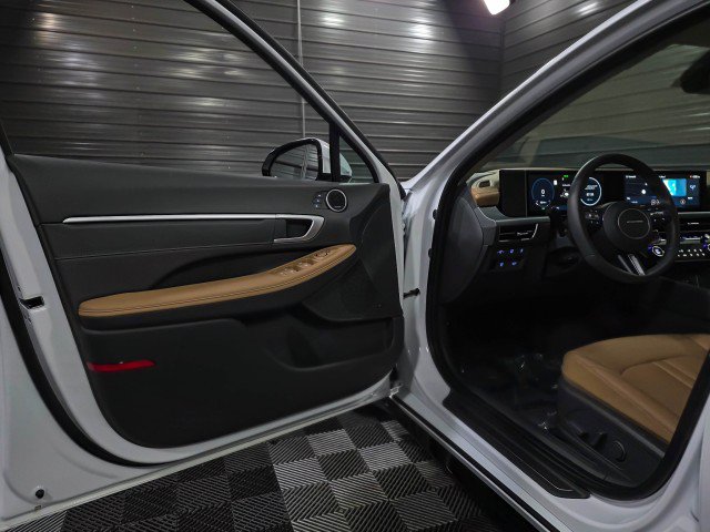 Used 2025 Hyundai Sonata Limited FWD image 37