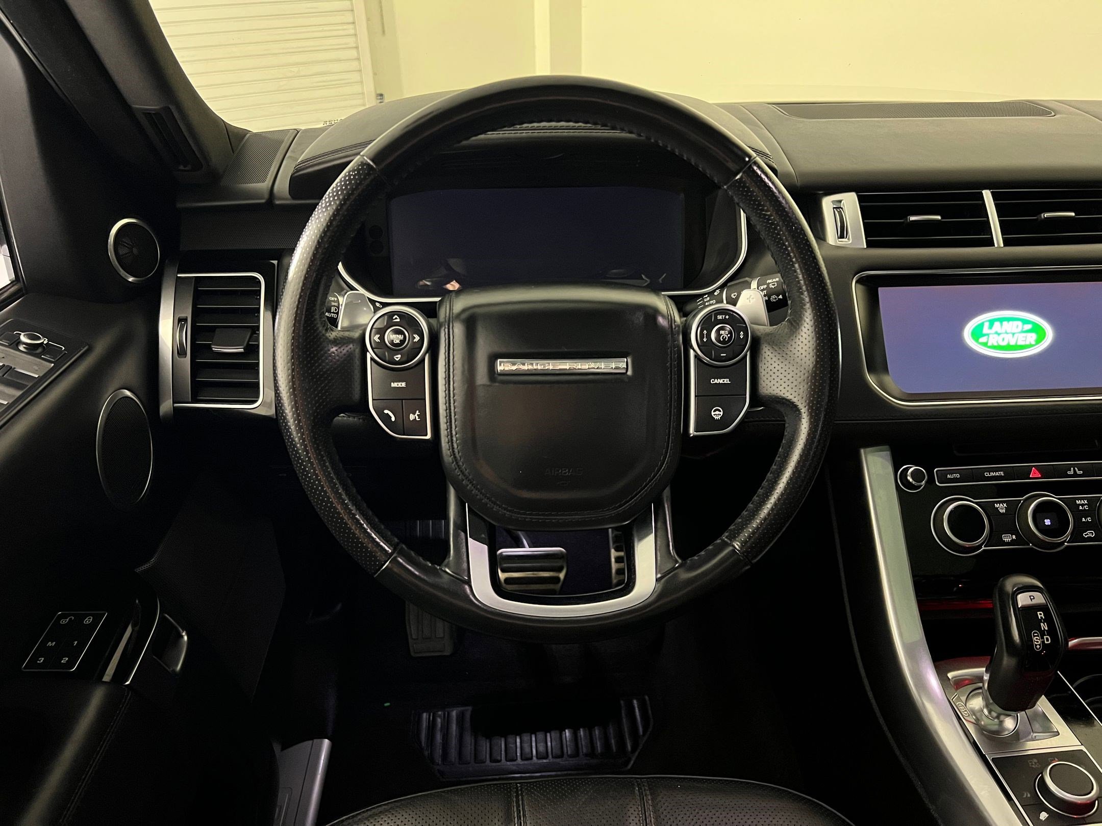 Used 2017 Land Rover Range Rover Sport HSE Dynamic image 25