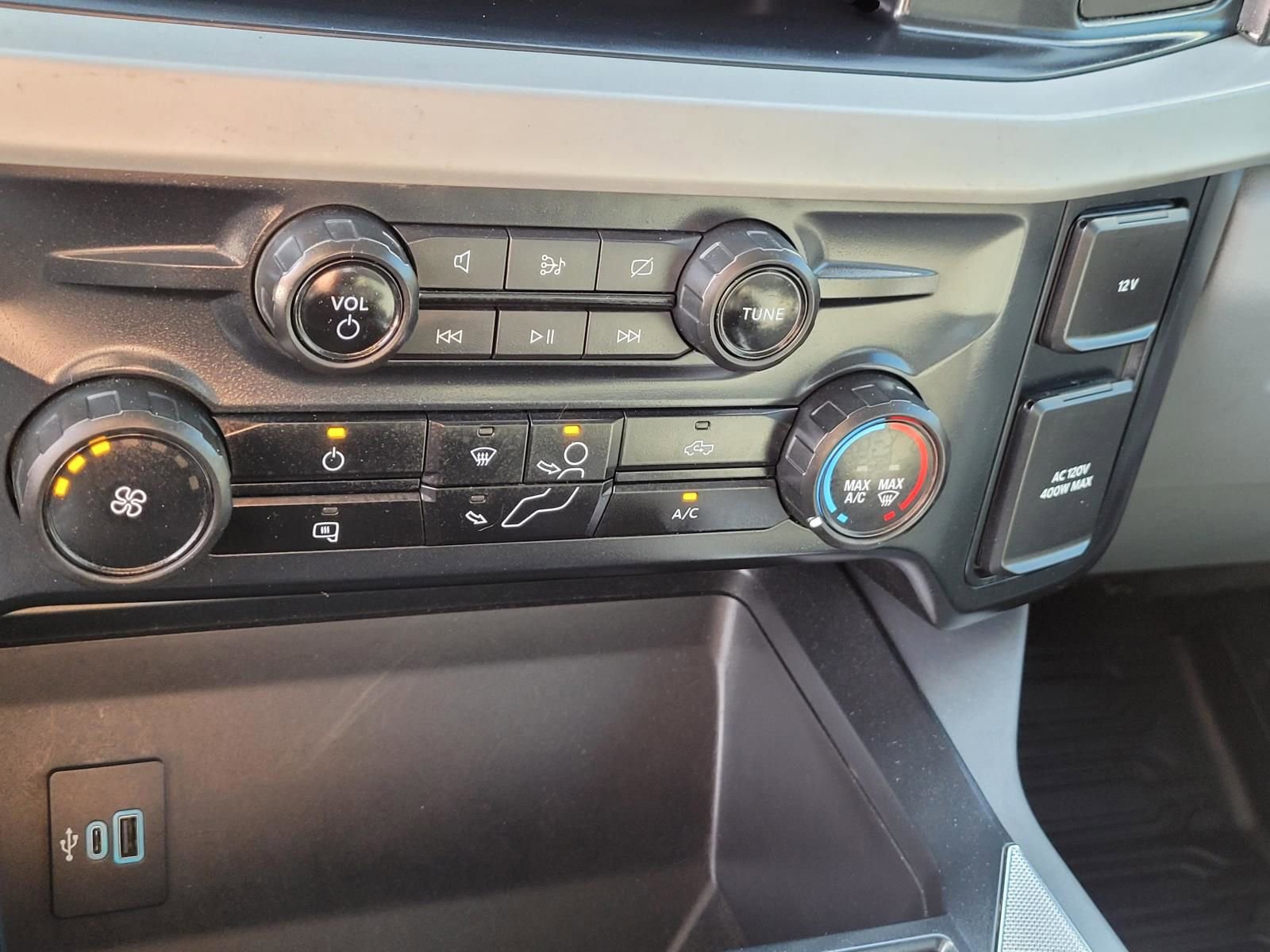 Used 2023 Ford F250 XLT w/ FX4 Off-Road Package image 25