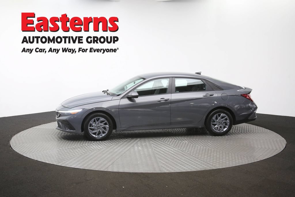 Used 2024 Hyundai Elantra SEL FWD image 57