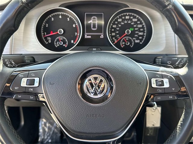 Used 2017 Volkswagen Golf S image 16