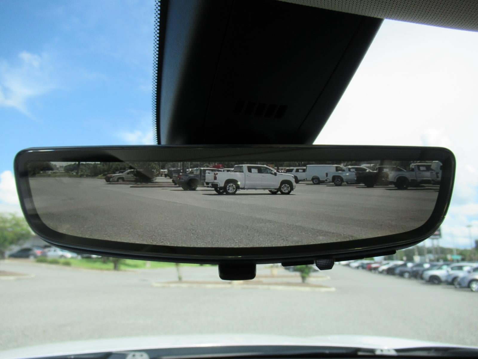 Used 2023 Buick Enclave Essence FWD image 28