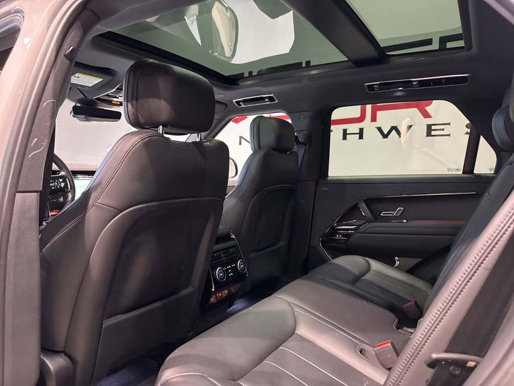 Used 2023 Land Rover Range Rover Sport SE Dynamic AWD/4WD image 16
