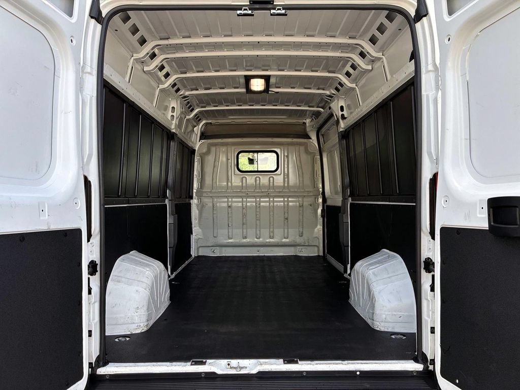 Used 2025 RAM ProMaster 3500 w/ Convenience Group FWD image 17