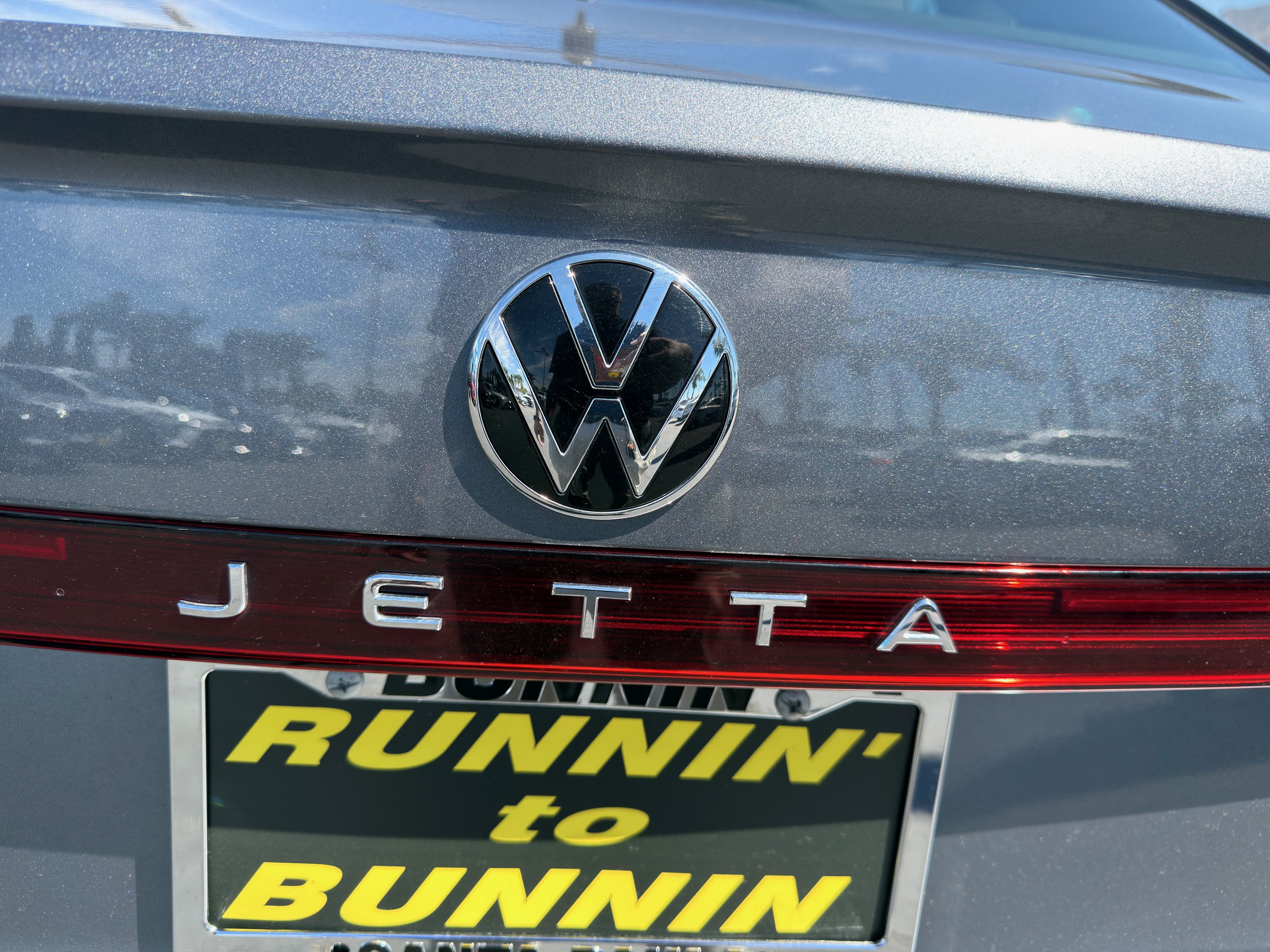 Used 2025 Volkswagen Jetta SE FWD image 37