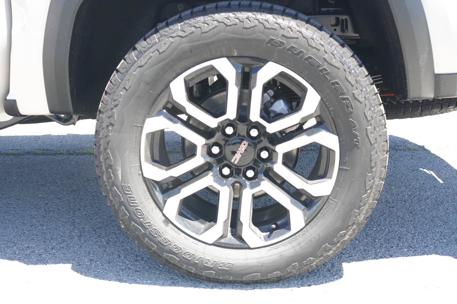 New 2026 GMC Canyon AT4 w/ Technology Plus Package AWD/4WD image 12