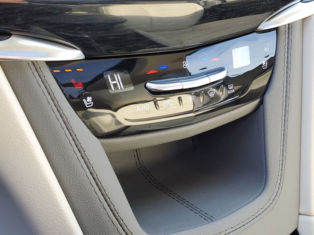 Certified 2024 Cadillac XT6 Premium Luxury image 21