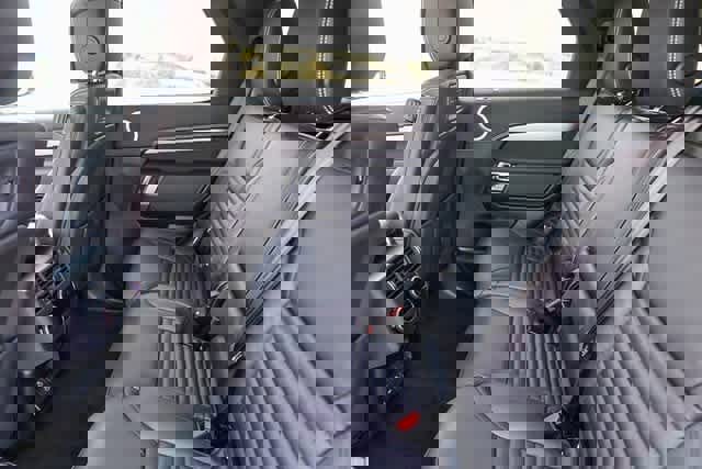 New 2025 Land Rover Discovery Dynamic SE image 20