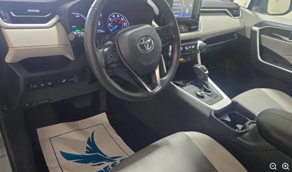 Used 2021 Toyota RAV4 XLE Premium AWD/4WD image 2