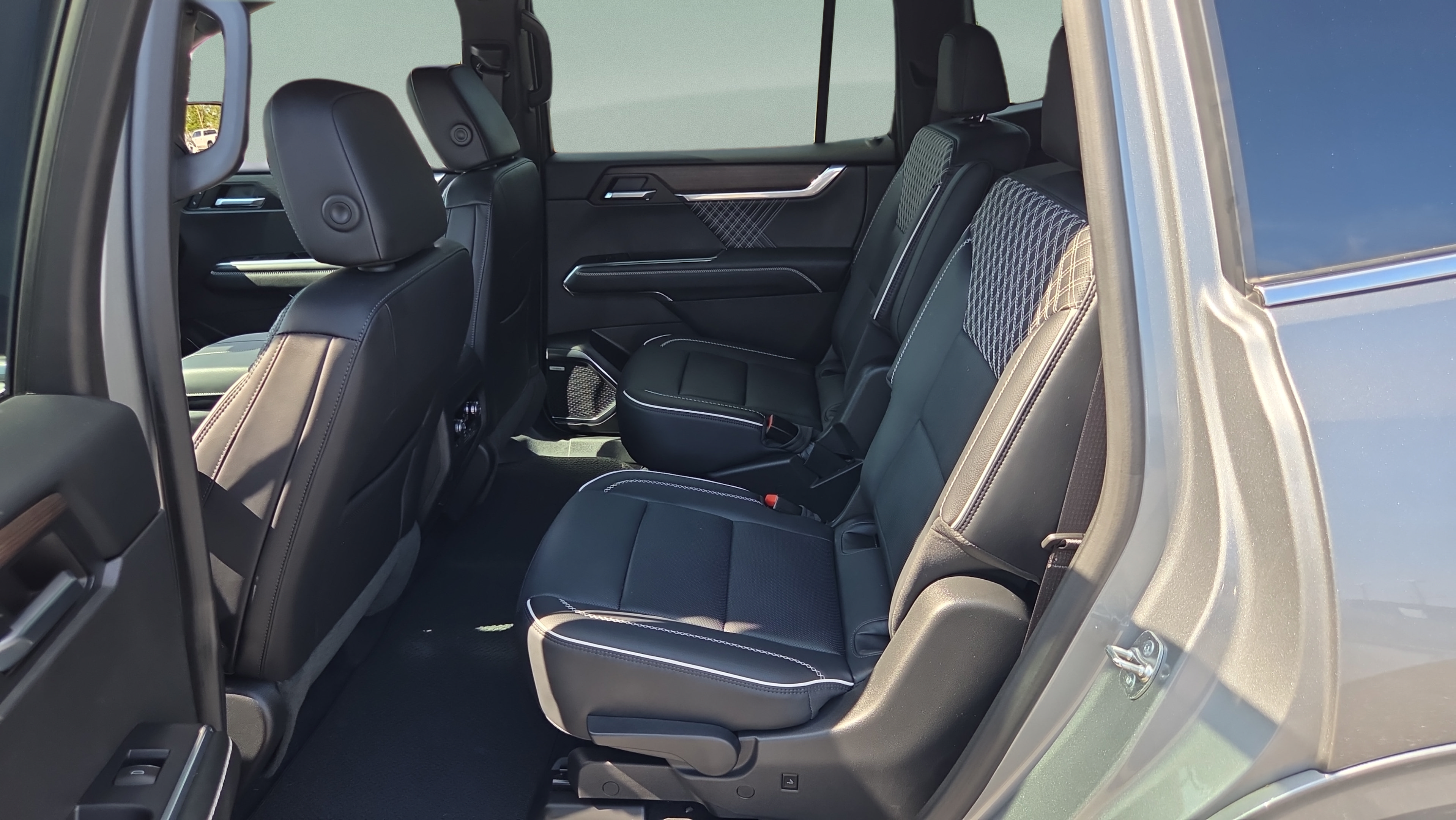 Certified 2024 GMC Acadia Denali FWD image 10