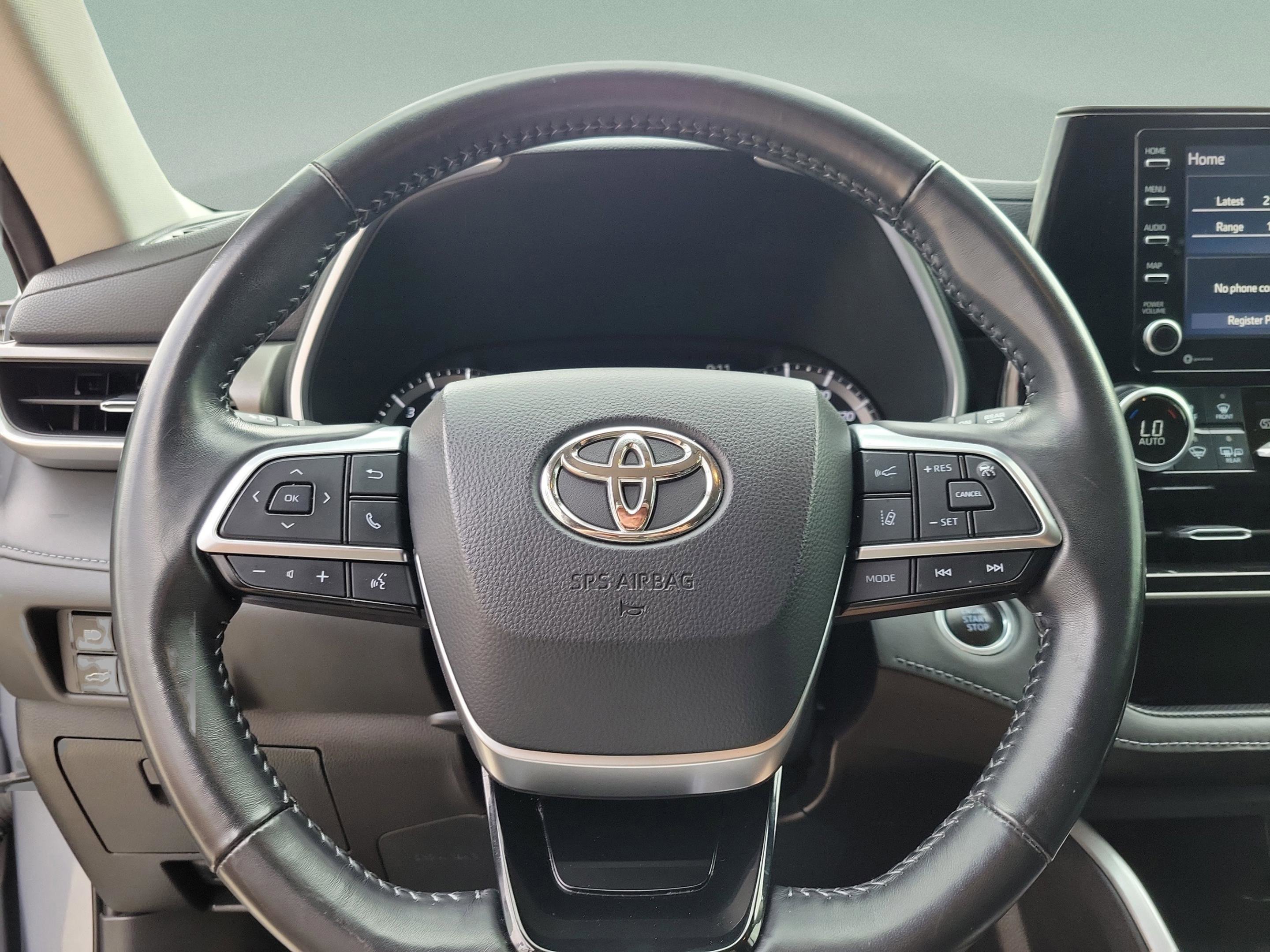 Used 2021 Toyota Highlander XLE AWD/4WD image 23