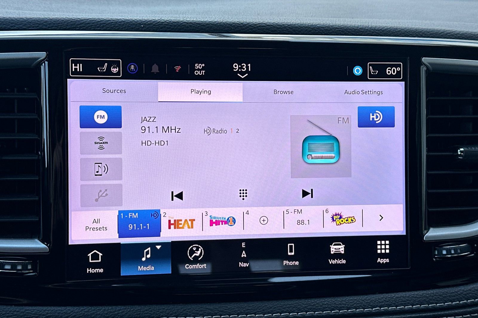 Used 2024 Chrysler Pacifica Select image 23