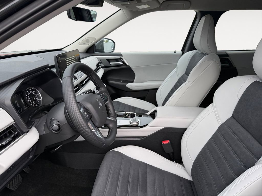 Used 2025 Mitsubishi Outlander SE AWD/4WD image 9