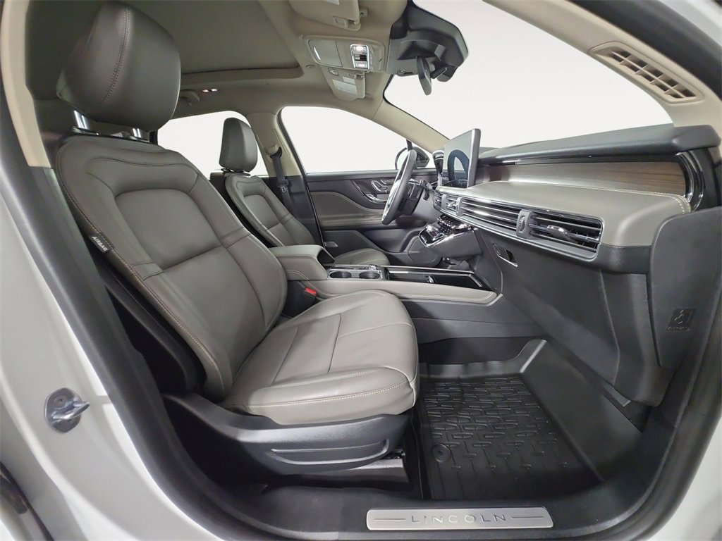 Used 2024 Lincoln Corsair Reserve w/ Equipment Group 201A image 15