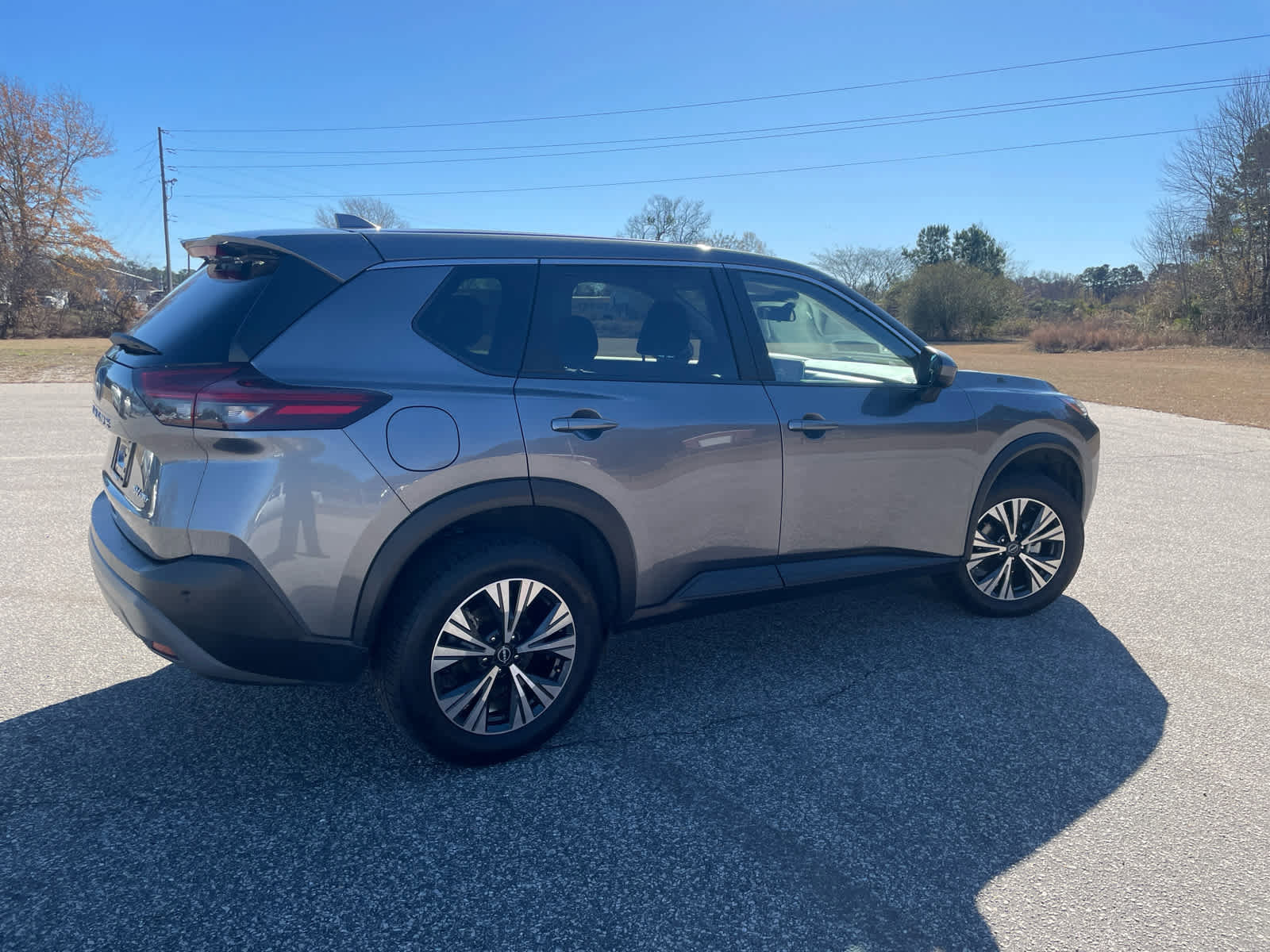 Used 2023 Nissan Rogue SV image 9