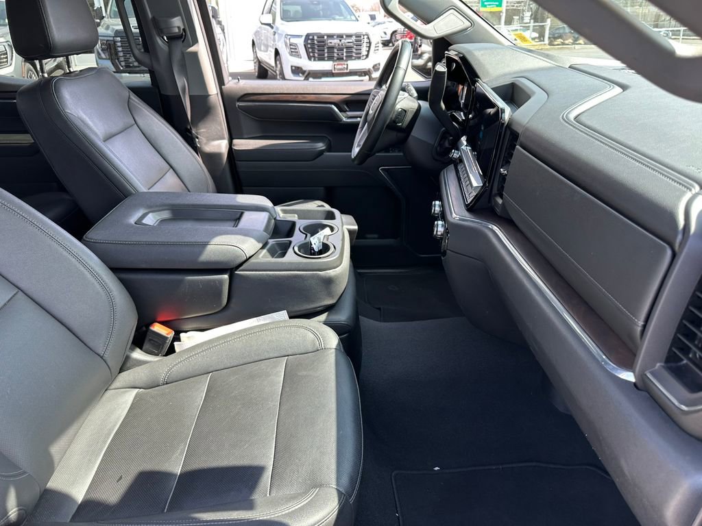 Used 2024 GMC Sierra 1500 SLT AWD/4WD image 30
