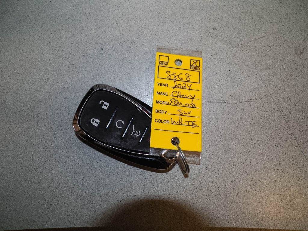 Used 2024 Chevrolet Equinox RS w/ LPO, Floor Liner Package FWD image 38