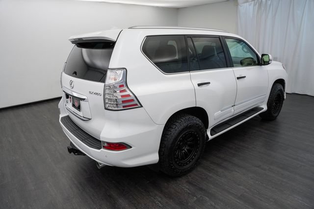 Used 2017 Lexus GX 460 Luxury w/ Preferred Accessory Package AWD/4WD image 10