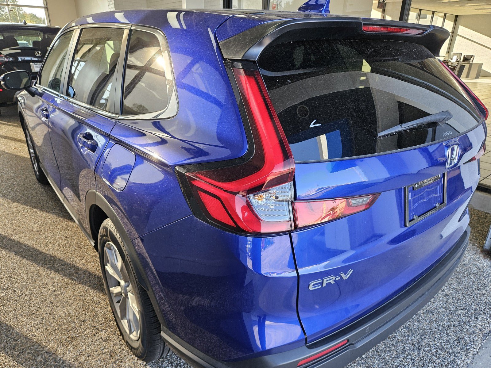Used 2023 Honda CR-V EX-L image 4